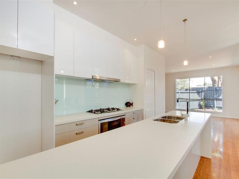 2/14a Heron Court, Rosebud West VIC 3940