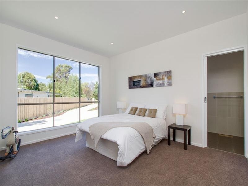 2/14a Heron Court, Rosebud West VIC 3940