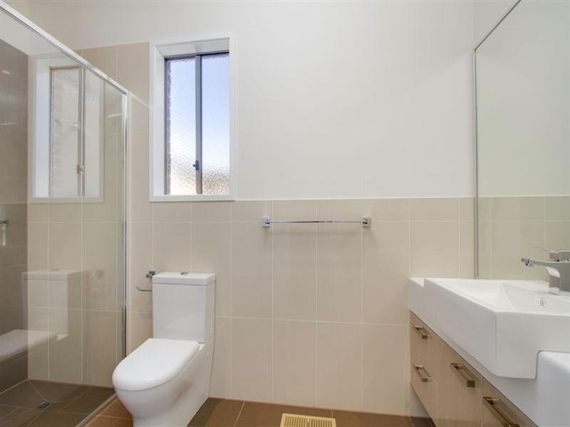 2/14a Heron Court, Rosebud West VIC 3940