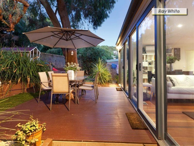 8 Warrain Avenue, Rosebud VIC 3939