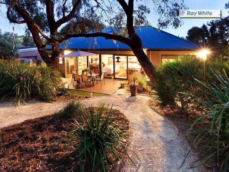 8 Warrain Avenue, Rosebud VIC 3939