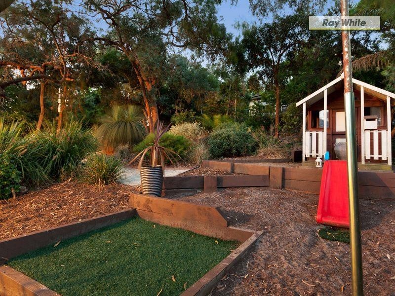 8 Warrain Avenue, Rosebud VIC 3939