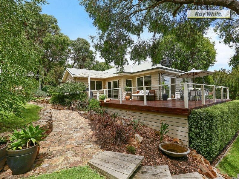 10 Yambill Avenue, Rosebud VIC 3939