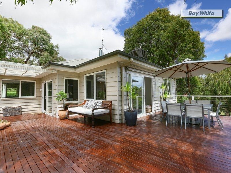 10 Yambill Avenue, Rosebud VIC 3939