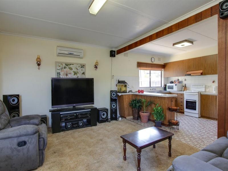 102 Ocean Street, Rosebud VIC 3939