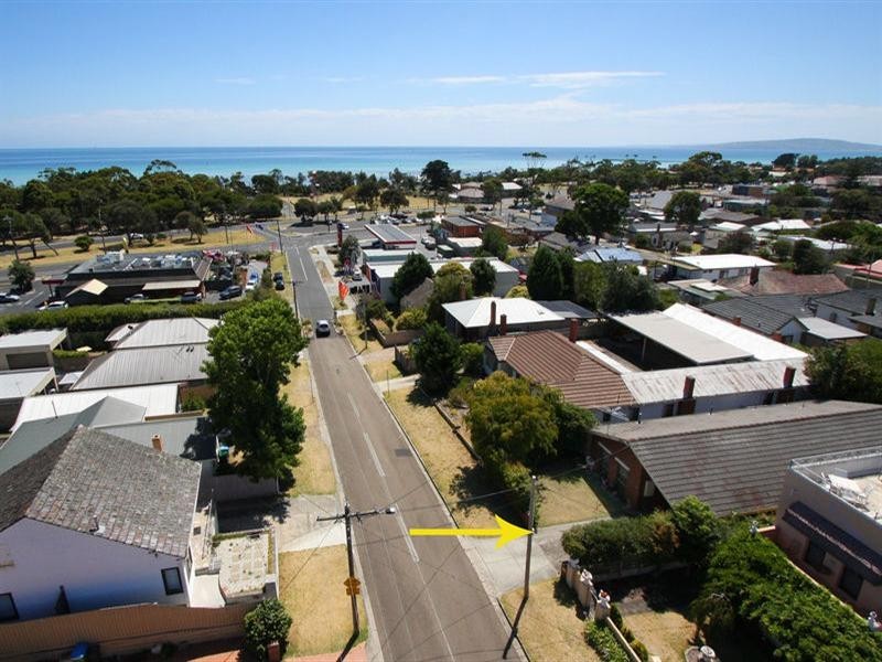 15 Fourth Avenue, Rosebud VIC 3939