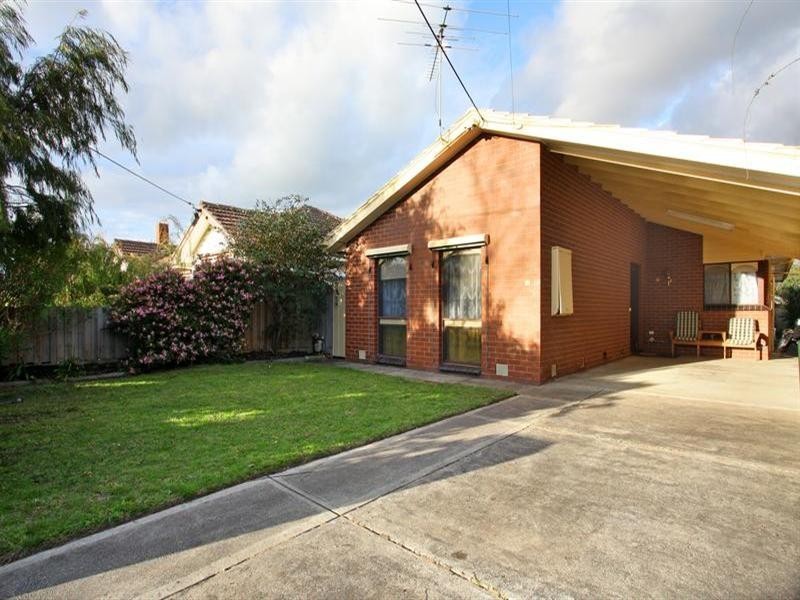 15 Fourth Avenue, Rosebud VIC 3939