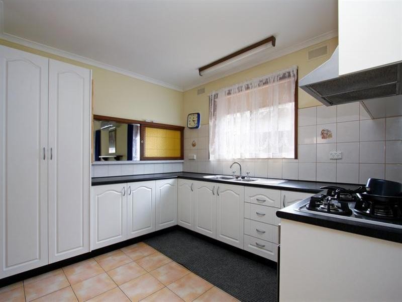 15 Fourth Avenue, Rosebud VIC 3939