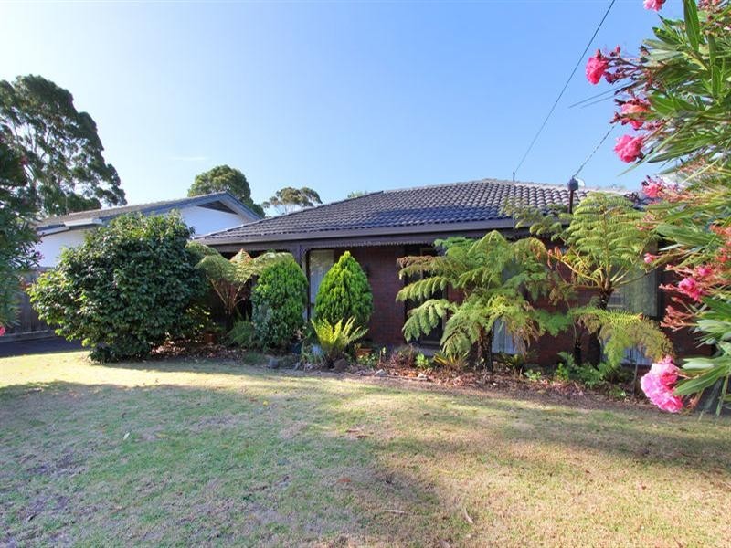 8 Mark Street, Rosebud VIC 3939