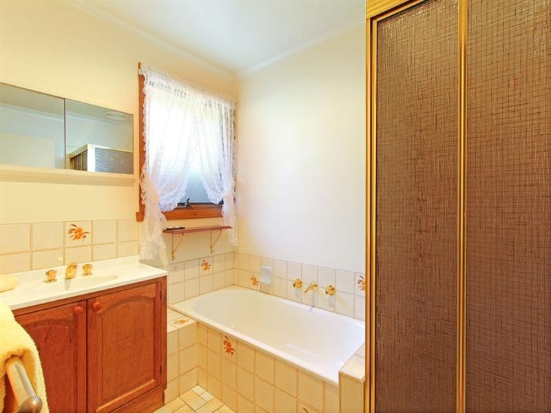 8 Mark Street, Rosebud VIC 3939