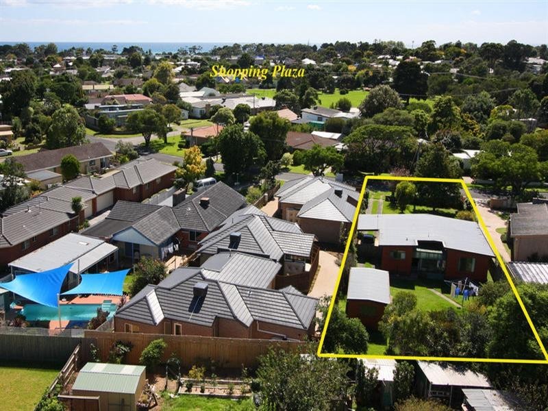 32 Warranilla Avenue, Rosebud VIC 3939