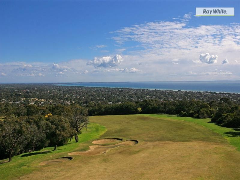 15 Crest Drive, Rosebud VIC 3939