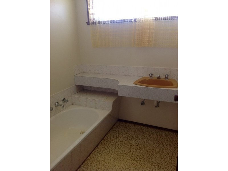 30 Whyte Street, Rosebud West VIC 3940