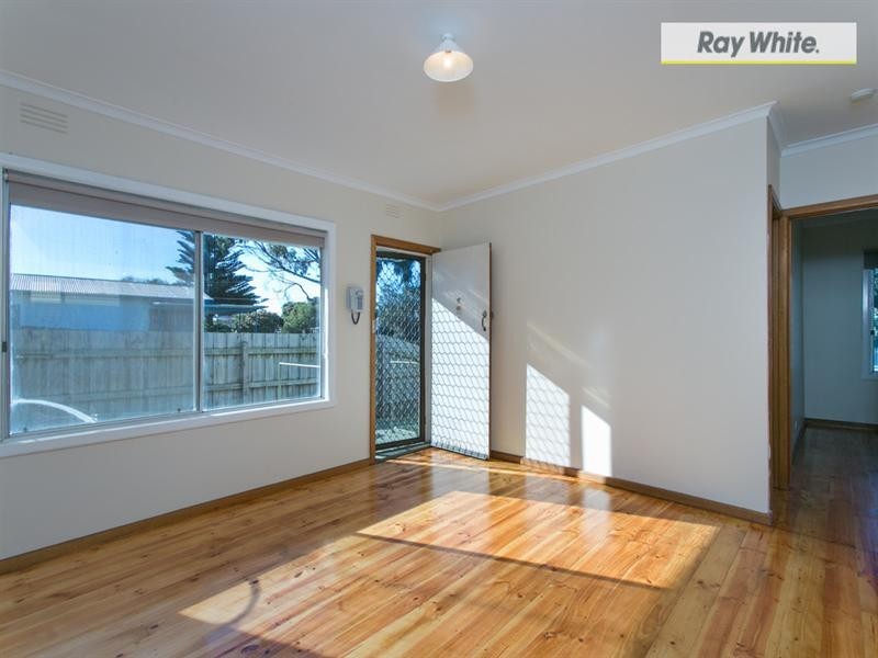 110 Ninth Avenue, Rosebud VIC 3939