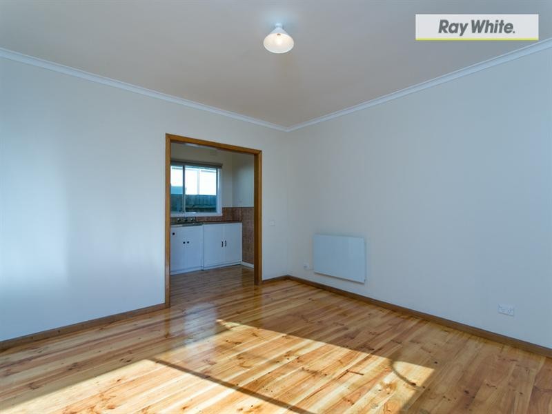 110 Ninth Avenue, Rosebud VIC 3939