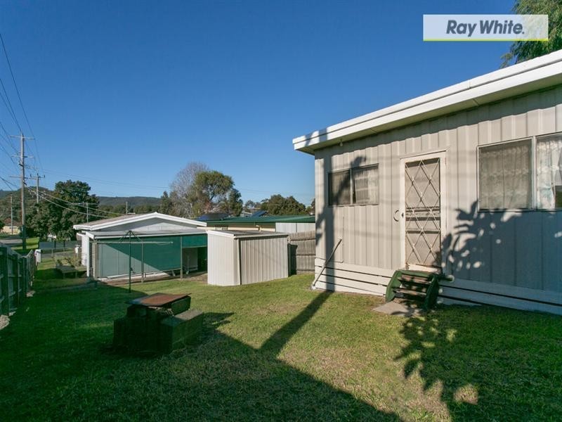 110 Ninth Avenue, Rosebud VIC 3939