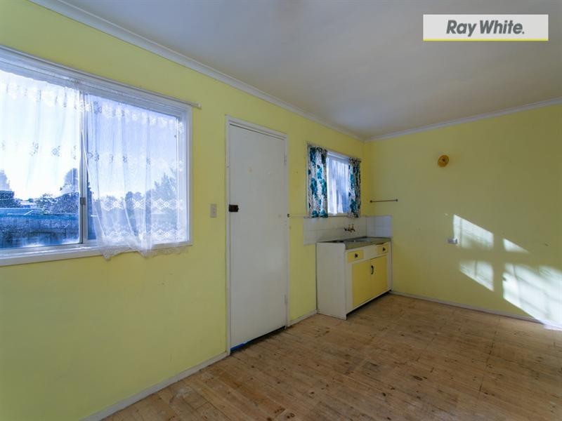 110 Ninth Avenue, Rosebud VIC 3939