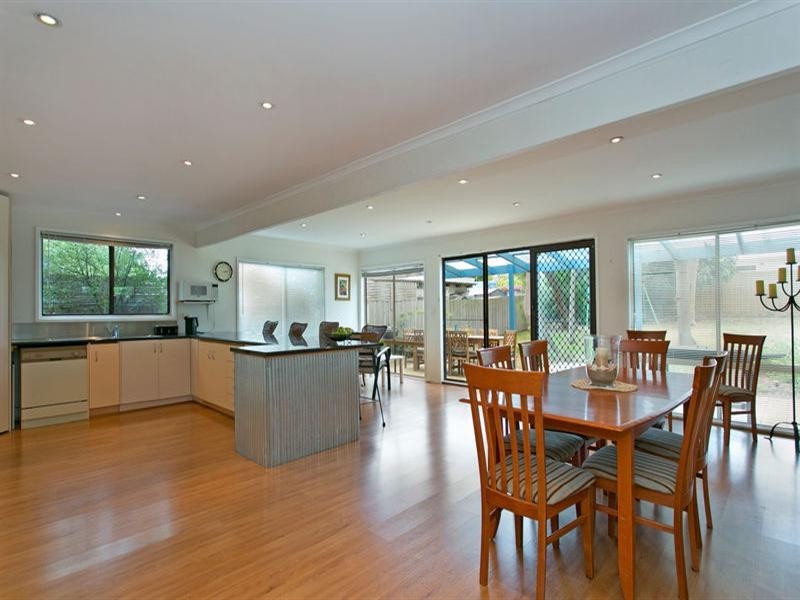 15 Rosebrook Street, Rosebud VIC 3939