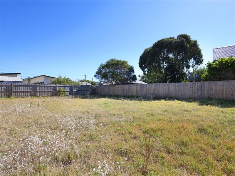 2/13 The Avenue, Rosebud West VIC 3940