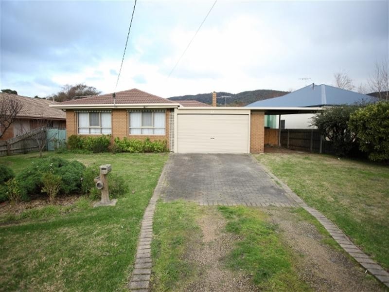 11 Wattle Road, Mccrae VIC 3938