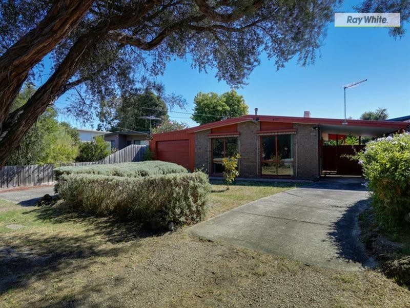 98 Ocean Street, Rosebud VIC 3939