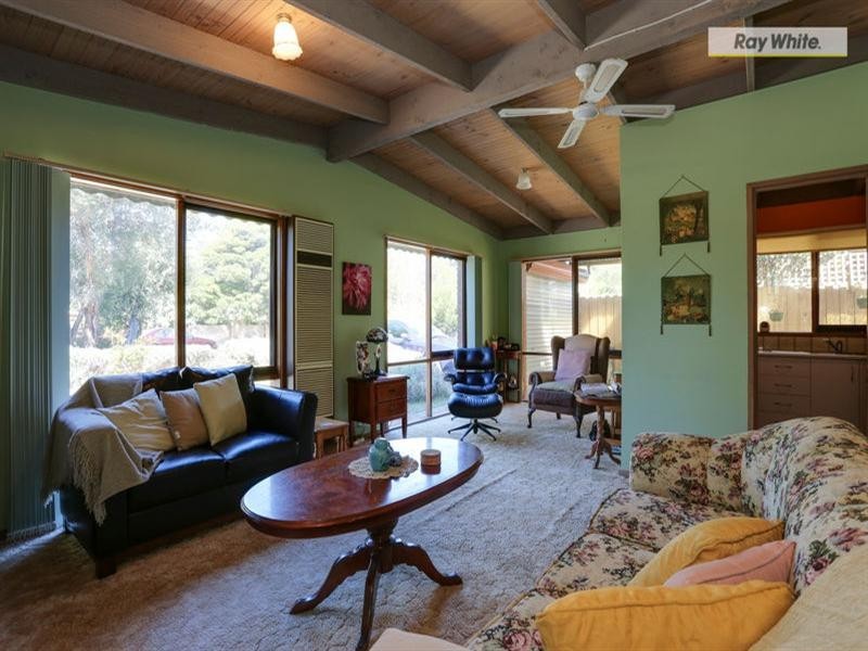 98 Ocean Street, Rosebud VIC 3939