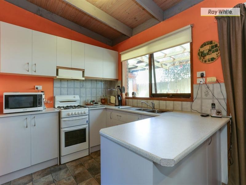 98 Ocean Street, Rosebud VIC 3939