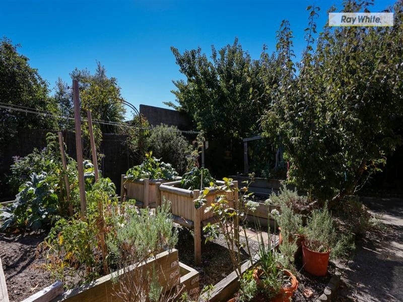 98 Ocean Street, Rosebud VIC 3939