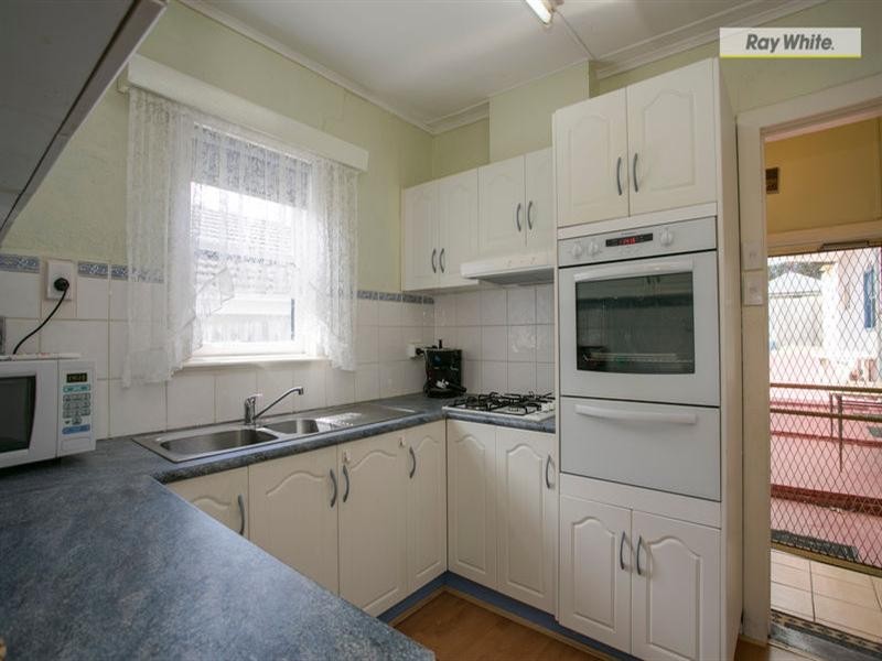 21 Sixth Avenue, Rosebud VIC 3939