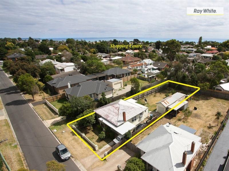 32 Mark Street, Rosebud VIC 3939