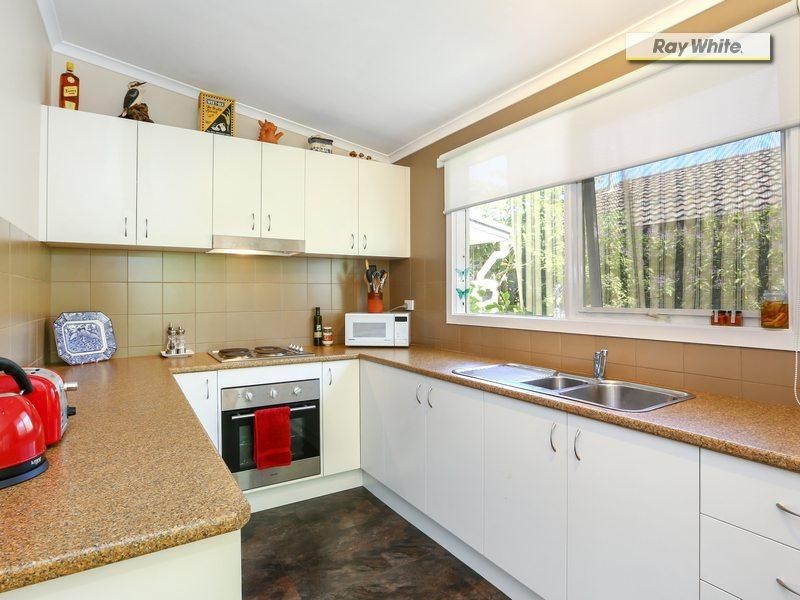 35 Moorfield Avenue, Rosebud West VIC 3940