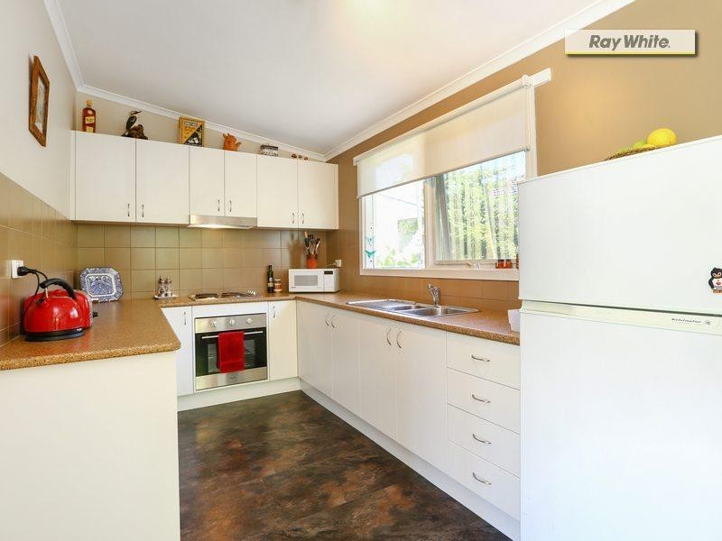 35 Moorfield Avenue, Rosebud West VIC 3940