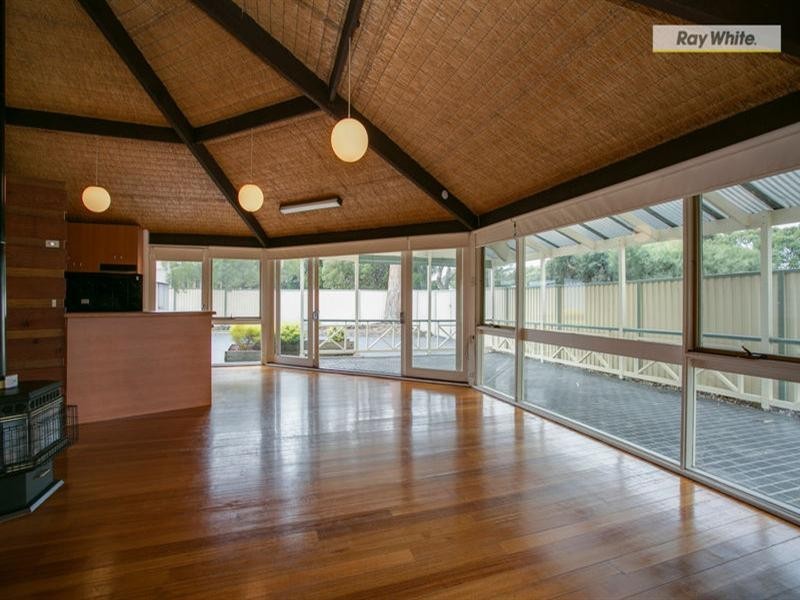 16 Hakea Avenue, Rosebud West VIC 3940