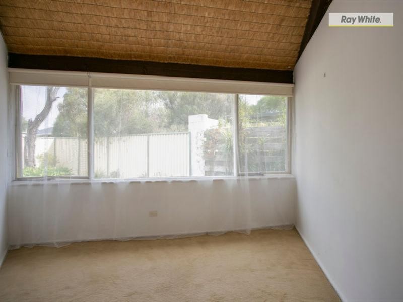 16 Hakea Avenue, Rosebud West VIC 3940