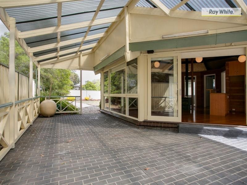 16 Hakea Avenue, Rosebud West VIC 3940