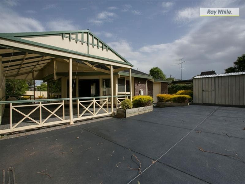 16 Hakea Avenue, Rosebud West VIC 3940