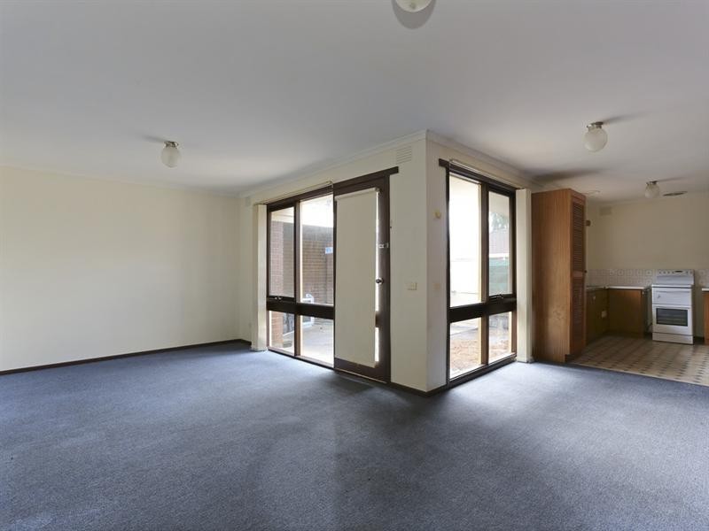 2/68 Whitehead Grove, Rosebud VIC 3939