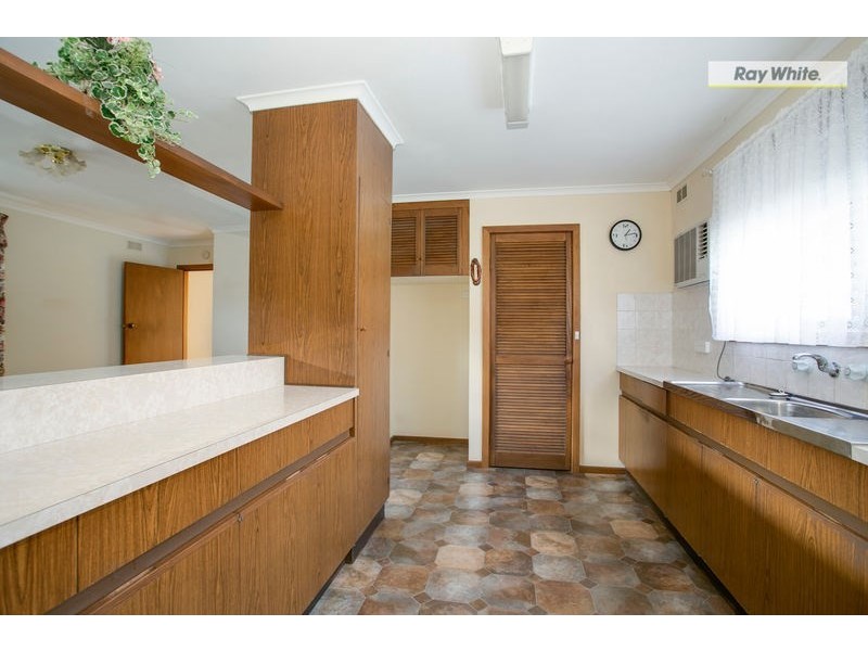 40 Eighth Avenue, Rosebud VIC 3939