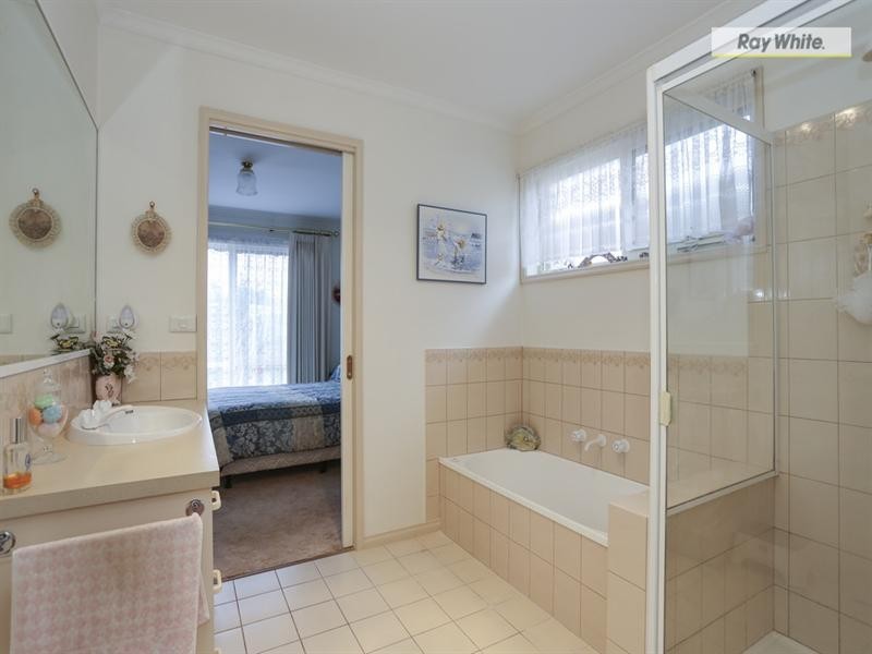 135 First Avenue, Rosebud VIC 3939