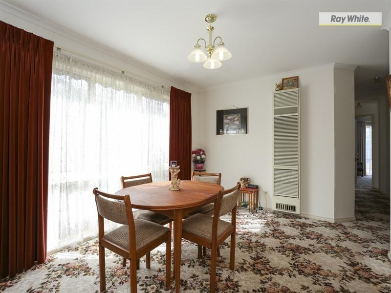 135 First Avenue, Rosebud VIC 3939