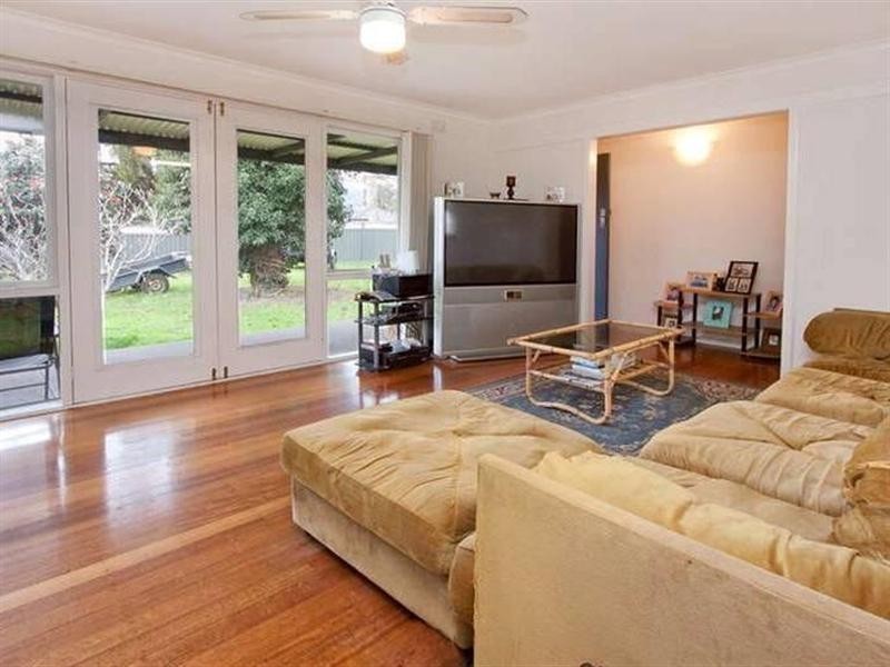 4 Hayes Avenue, Rosebud VIC 3939