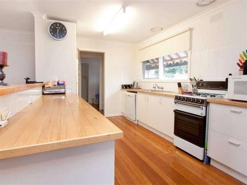 4 Hayes Avenue, Rosebud VIC 3939