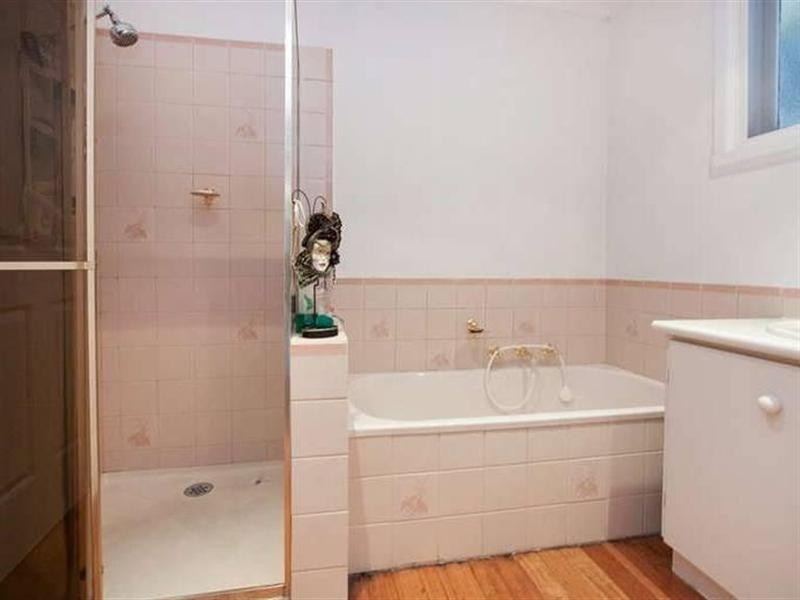 4 Hayes Avenue, Rosebud VIC 3939