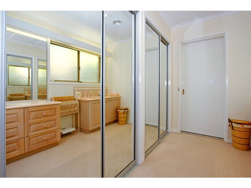 17 Seabrook Avenue, Rosebud VIC 3939