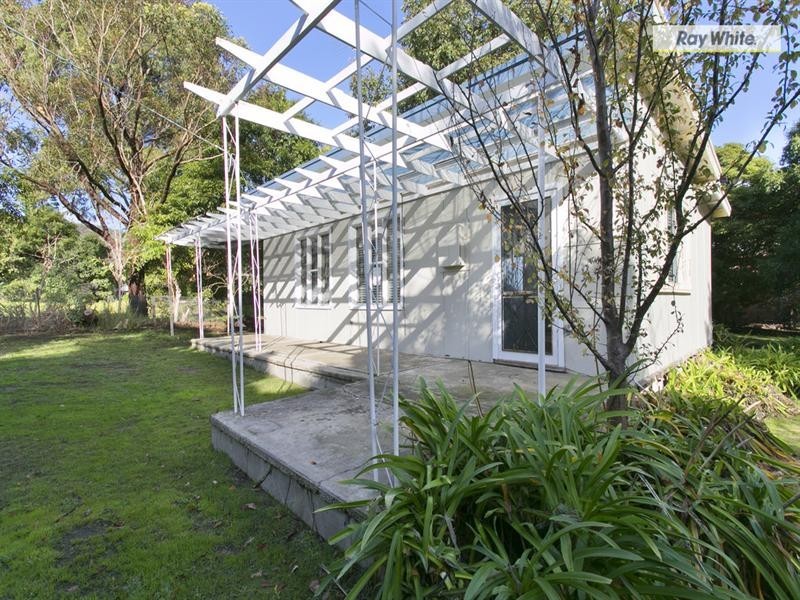 15 Talbot Grove, Mccrae VIC 3938