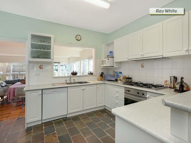 16 Grenville Grove, Rosebud West VIC 3940