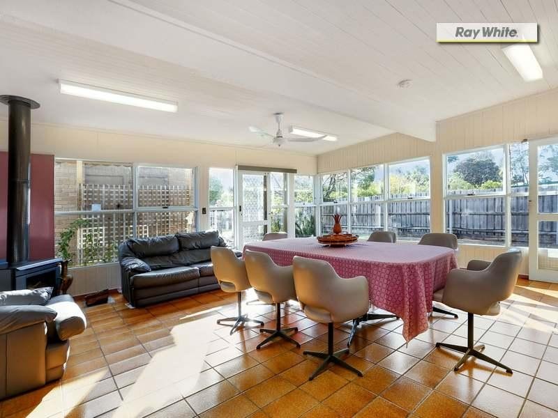 16 Grenville Grove, Rosebud West VIC 3940