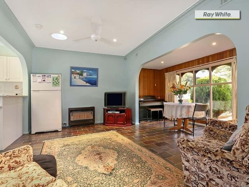 16 Grenville Grove, Rosebud West VIC 3940