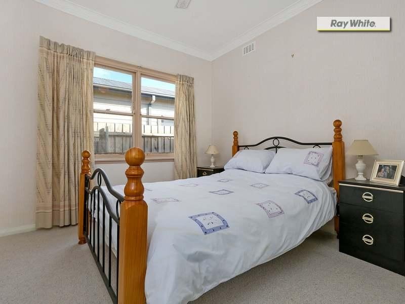 16 Grenville Grove, Rosebud West VIC 3940