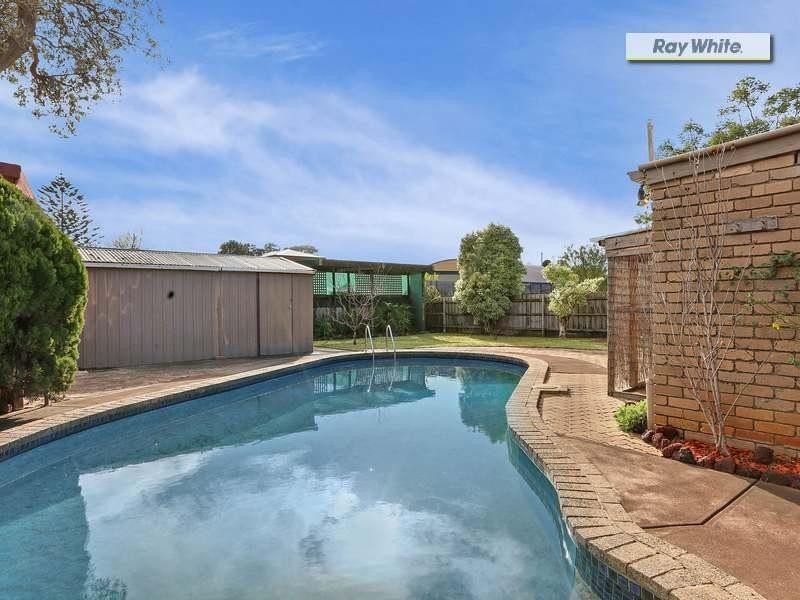 16 Grenville Grove, Rosebud West VIC 3940